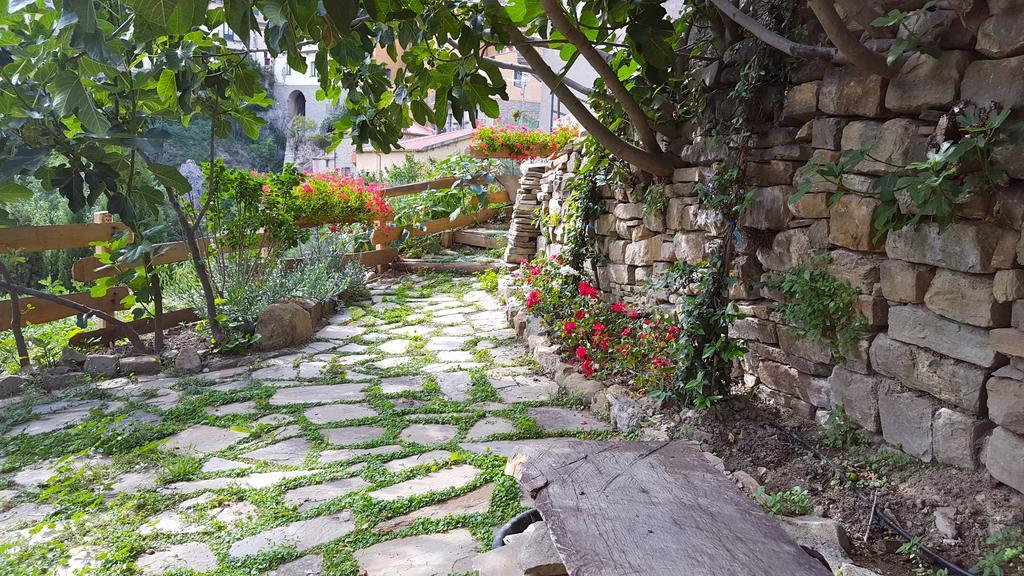 Casa Dell'Avventura Apartment Castelmezzano Exterior photo