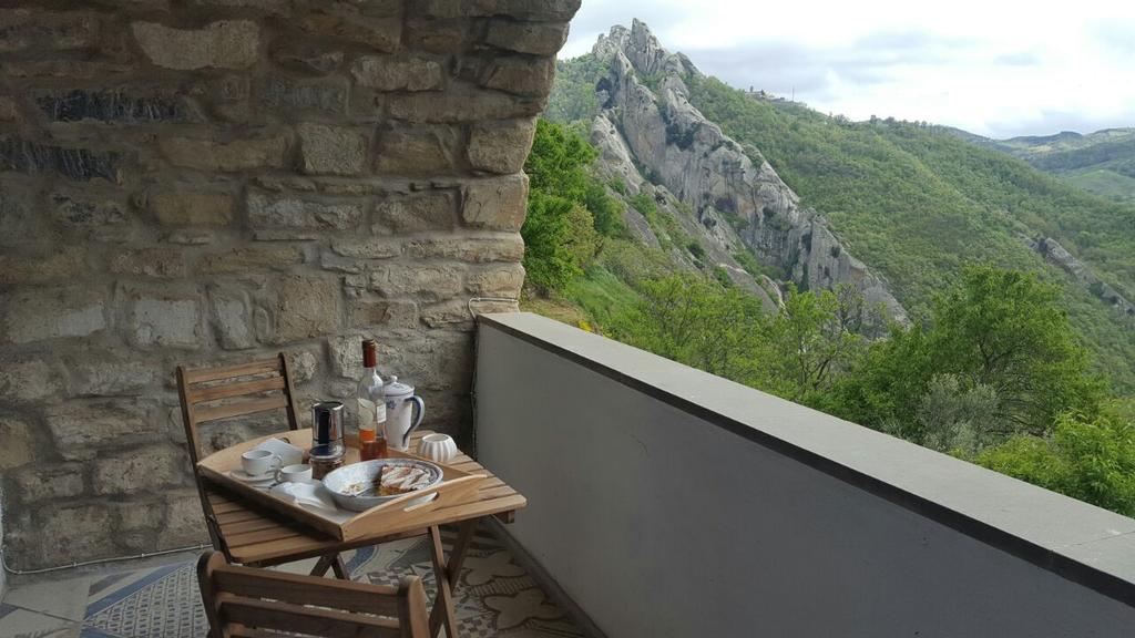 Casa Dell'Avventura Apartment Castelmezzano Exterior photo